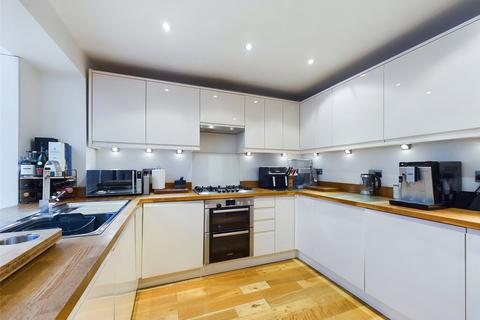 84 Birch Crescent, Hornchurch, RM11 2NJ