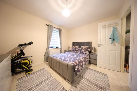 2 bedroom flat for sale, Cooper House, Woodside, Grays