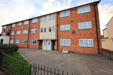 2 bedroom maisonette for sale, Harwood Court, Grays