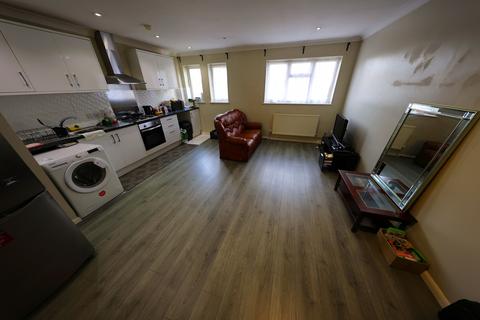 2 bedroom maisonette for sale, Harwood Court, Grays