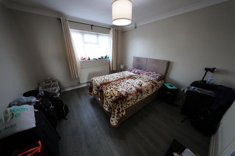 2 bedroom maisonette for sale, Harwood Court, Grays