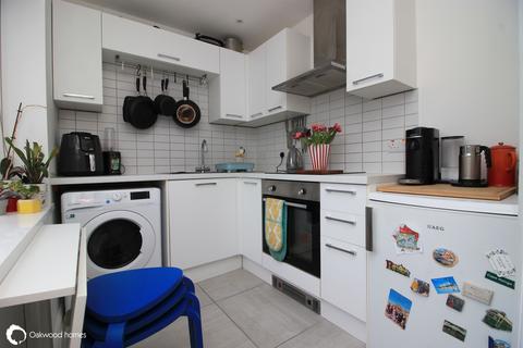 2 bedroom flat for sale, Canterbury Road, Westbrook