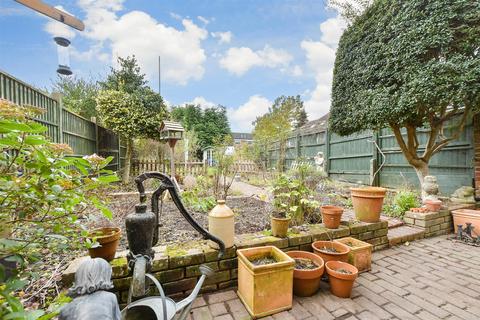 3 bedroom semi-detached house for sale, Alma Road, West Malling, Kent