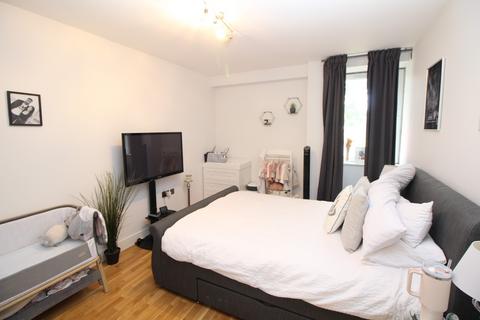 2 bedroom apartment to rent, Crownage House, Radford Way, CM12