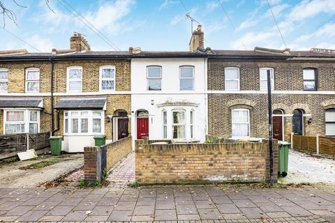 3 bedroom terraced house for sale, Chobham Road, London, E15