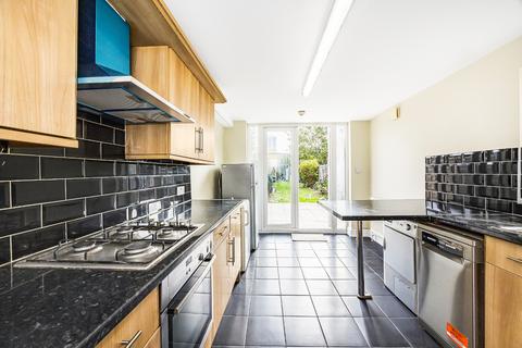 3 bedroom terraced house for sale, Chobham Road, London, E15