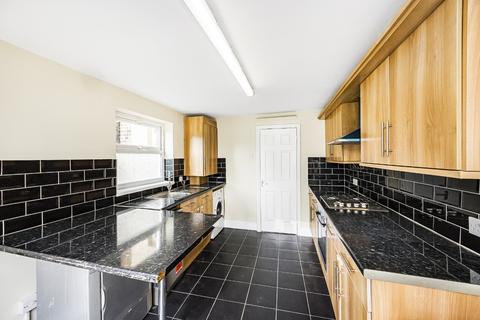 3 bedroom terraced house for sale, Chobham Road, London, E15