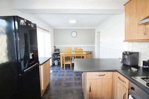 3 bedroom house for sale, Noble Gardens, South Shields