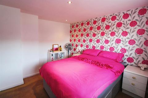 3 bedroom house for sale, Noble Gardens, South Shields