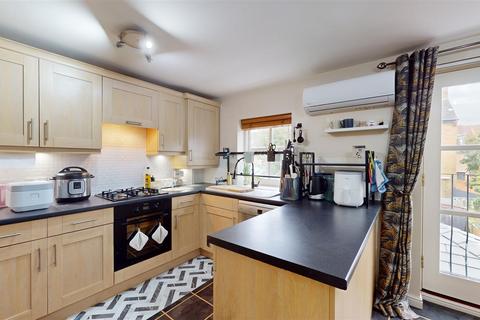 10 Bridgemere Close, Westcroft, Milton Keynes, MK4 4GL