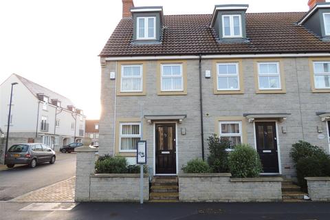 3 bedroom end of terrace house to rent, Morley Road, Bristol