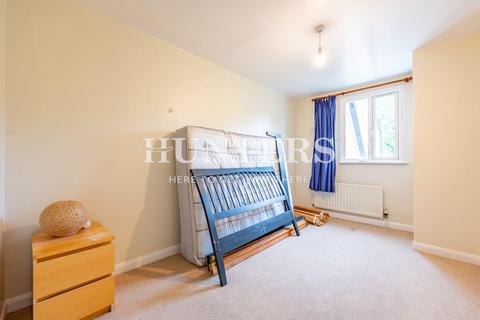 2 bedroom flat to rent, Denver Road, London, N16