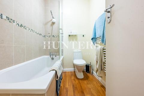 2 bedroom flat to rent, Denver Road, London, N16