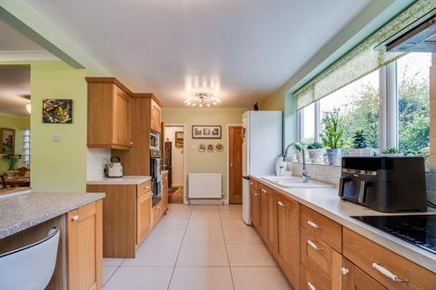 5 bedroom detached house for sale, The Russets, Wakefield WF2