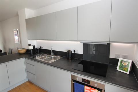 2 bedroom apartment to rent, Kingdom Street, Plymouth PL1