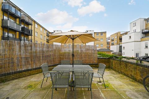 1 bedroom flat for sale, Mercer Court, London E1