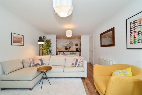 1 bedroom flat for sale, Mercer Court, London E1