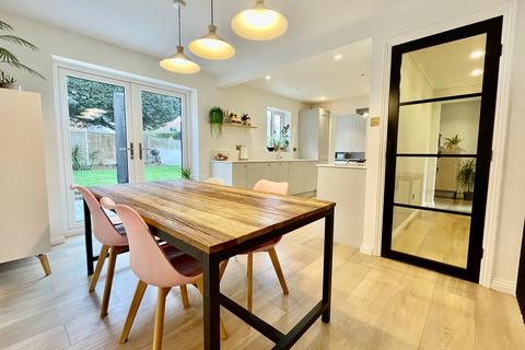 4 bedroom link detached house for sale, Wellfield Court, Willen, Milton Keynes, MK15