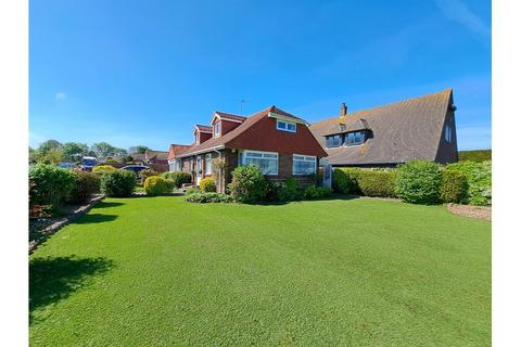 4 bedroom detached bungalow for sale, Holm Oak Gardens., Broadstairs CT10