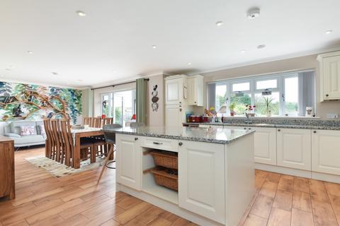 5 bedroom detached house for sale, Westwell Lane, Challock