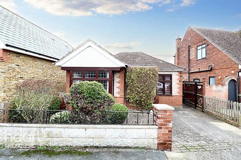 2 bedroom bungalow for sale, Parsonage Chase, Minster