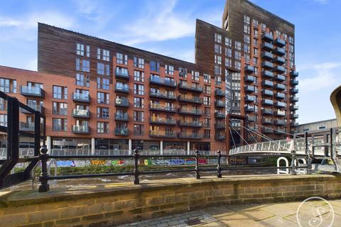 2 bedroom flat for sale, Wharf Approach, Leeds