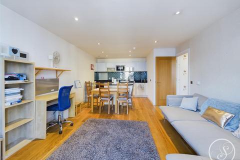 2 bedroom flat for sale, Wharf Approach, Leeds