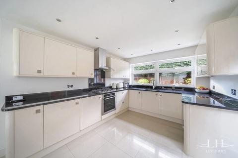 4 bedroom detached house for sale, Romney Chase, Hornchurch