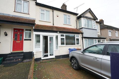 3 bedroom terraced house to rent, Palmerston Road, Grays