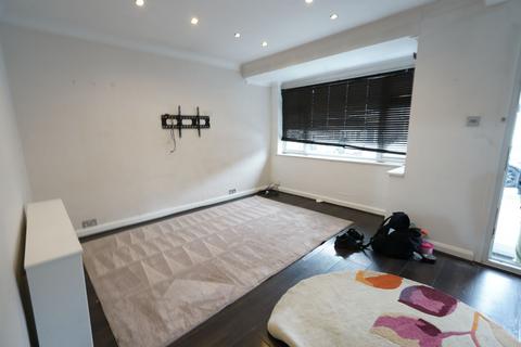 3 bedroom terraced house to rent, Palmerston Road, Grays