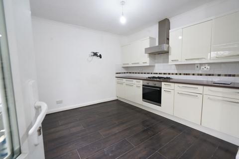 3 bedroom terraced house to rent, Palmerston Road, Grays