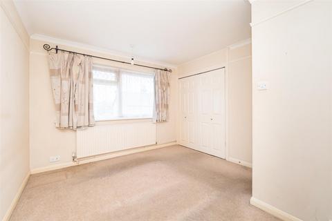 Flat 3, 40 Carshalton Grove, Sutton, SM1 4LZ