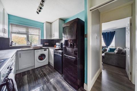 2 bedroom flat for sale, Byfleet,  Surrey,  KT14