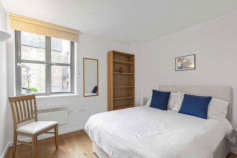 2 bedroom flat for sale, Clink Street, London SE1