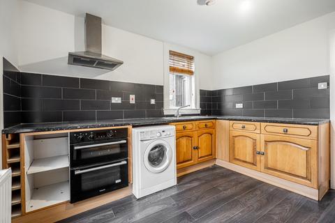 2 bedroom flat to rent, Cornton Road, Bridge Of Allan, Stirling, FK9 4DB