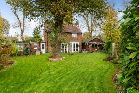 3 bedroom detached house for sale, The Limes, Welwyn Garden City, AL7