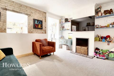 27 Maidstone Road, Lowestoft, NR32 2AY