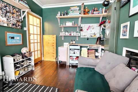 27 Maidstone Road, Lowestoft, NR32 2AY