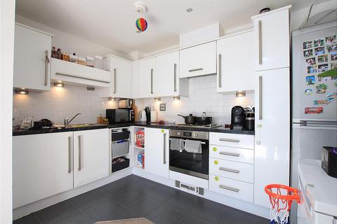 1 bedroom apartment for sale, Prince Regent Road, Hounslow TW3