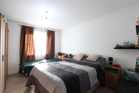 1 bedroom apartment for sale, Prince Regent Road, Hounslow TW3