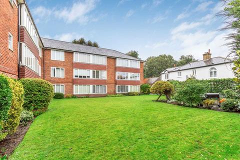 1 bedroom flat for sale, Weston Green Road, Thames Ditton KT7