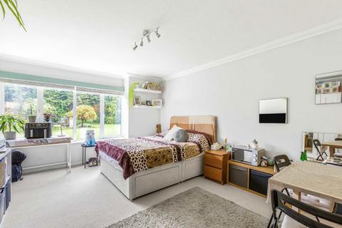 1 bedroom flat for sale, Weston Green Road, Thames Ditton KT7