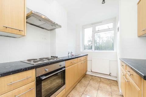 3 bedroom flat to rent, Lorrimore Square, London SE17