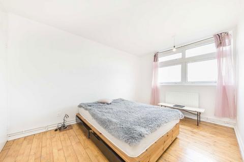 3 bedroom flat to rent, Lorrimore Square, London SE17