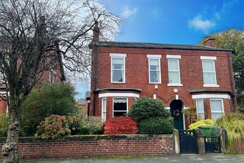 4 bedroom semi-detached house for sale, Abington Road, Sale