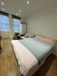 Studio to rent, Marylebone, London NW1