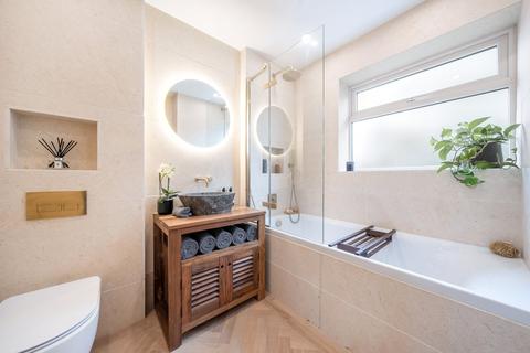 8 Princes Close, Teddington, TW11 0RX