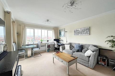 2 bedroom flat for sale, Golden Gate Way, Eastbourne