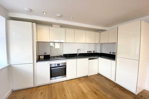 2 bedroom apartment to rent, High Street, Brentwood CM14