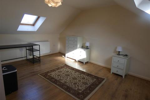 2 bedroom flat to rent, Shields Road Newcastle upon